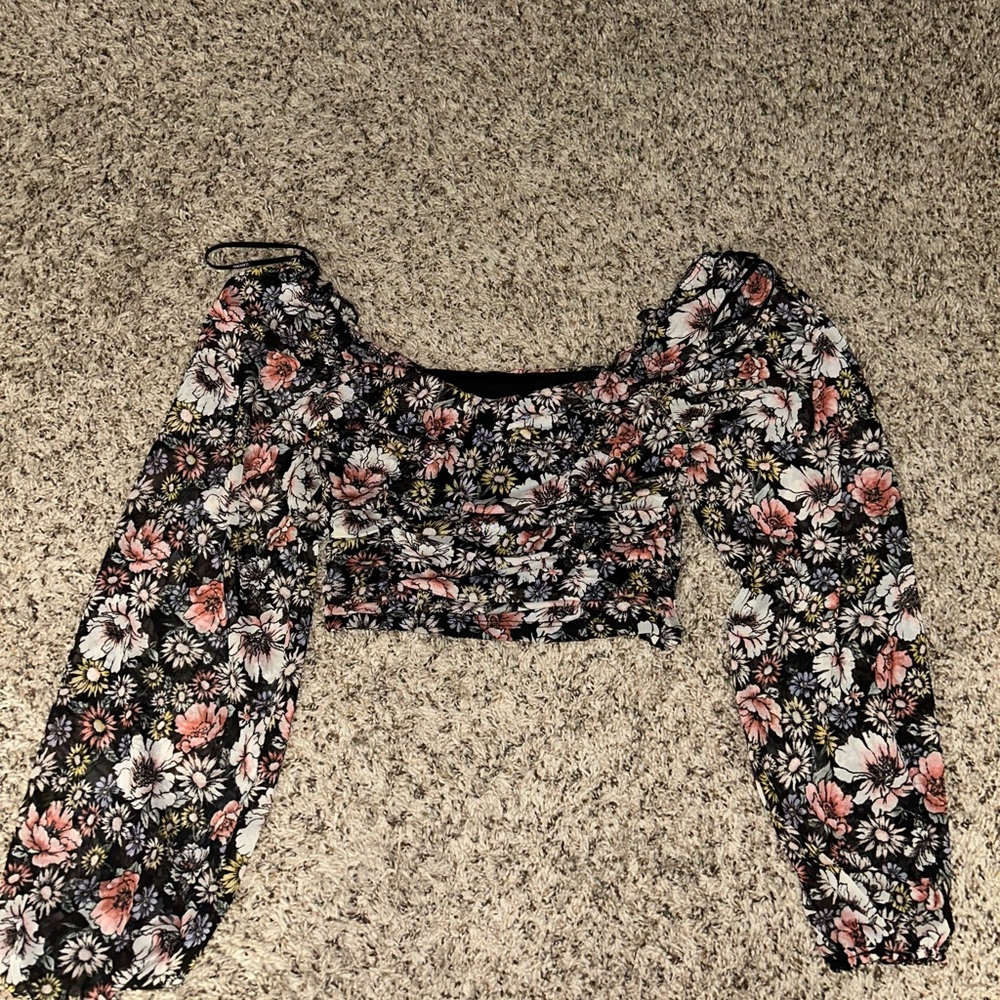 Forever 21 Black Floral Puff Sleeve Blouse